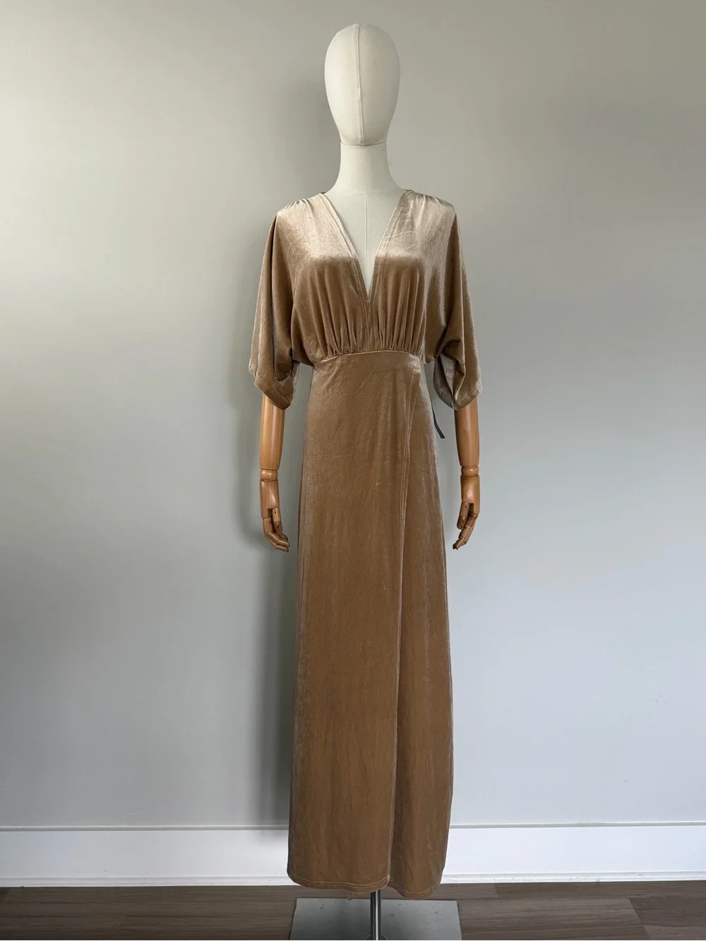 NWT Urban Outfitters WYLDR Velvet V-Neck Maxi Dress Sand Sable Size L